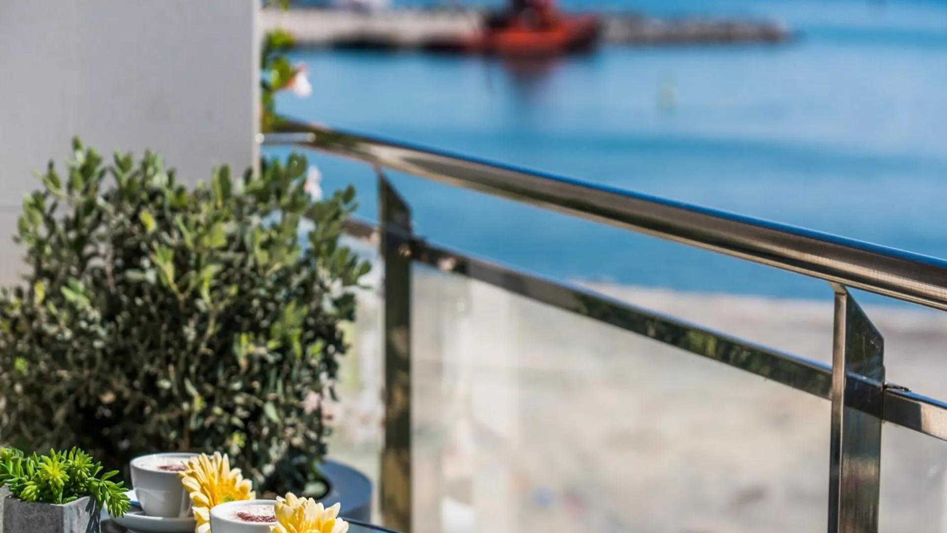 Modern Apartment In Puerto De Alcudia  阿尔库迪亚港